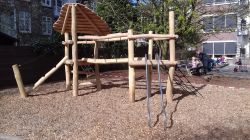 Speeltoestel van Robinia hout, project Welles Hout Speeltoestel van Robinia hout, project Welles Hout